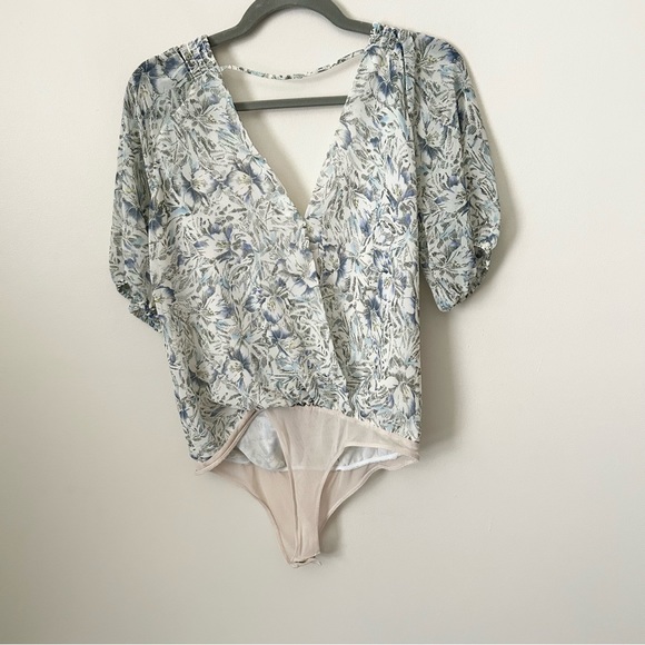 ASTR The Label Blue Floral Bodysuit - Picture 2 of 6